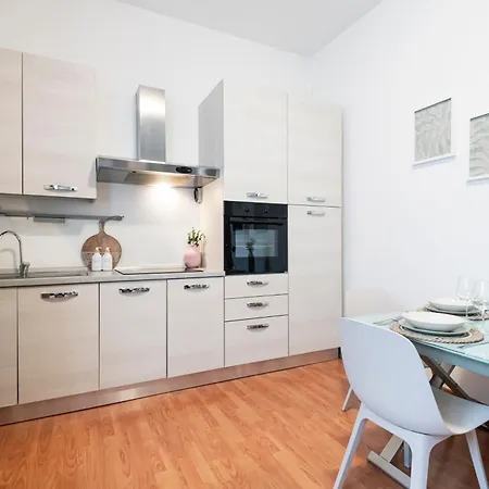 Appartamento Cozy In Piazza 5 Giornate By Easylife Milano